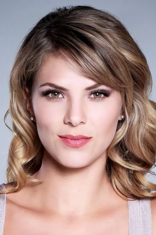 Margarita Muñoz as Emilia Rivera