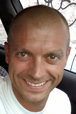 Toni Astigarraga as Soldat (voice)