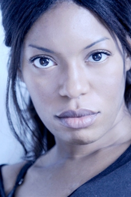 Flora Djien as Loretta