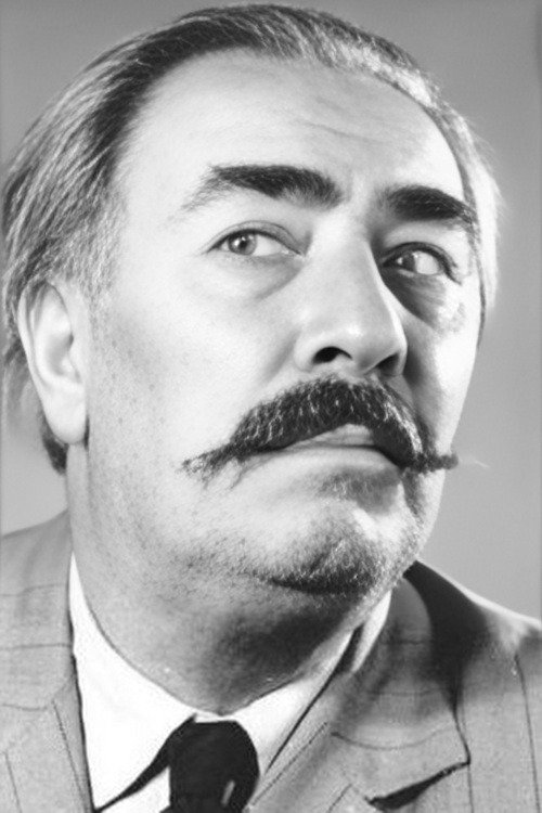 Vaghinak Marguni as Asatur