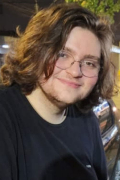 Ricardo Honorato Paes as Rei Luis XVI