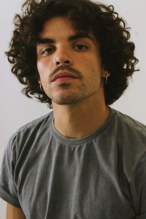 Pedro Vinicius as Thomás