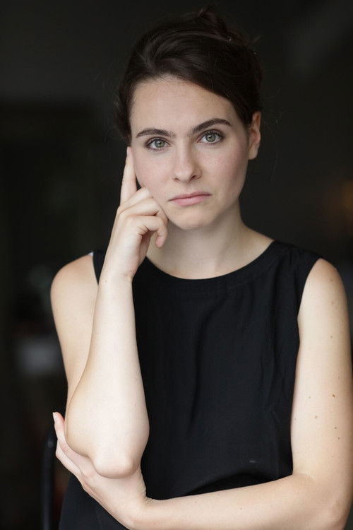 Julie Cléry as La journaliste