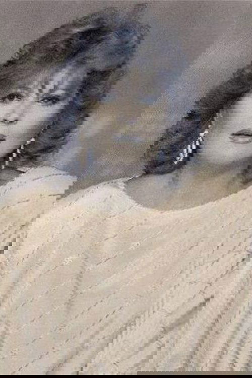 Rita Sakellariou as Singer