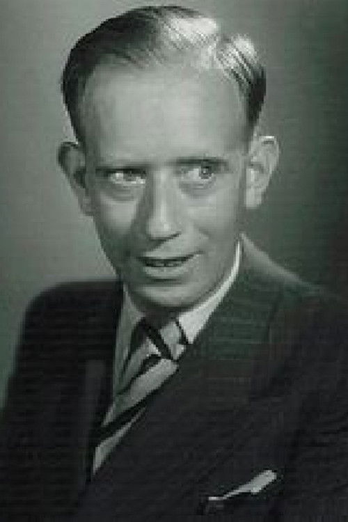 Jean Dunot as Le réceptionniste de l'hôtel