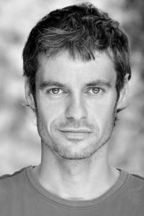 David García Palencia as Luís