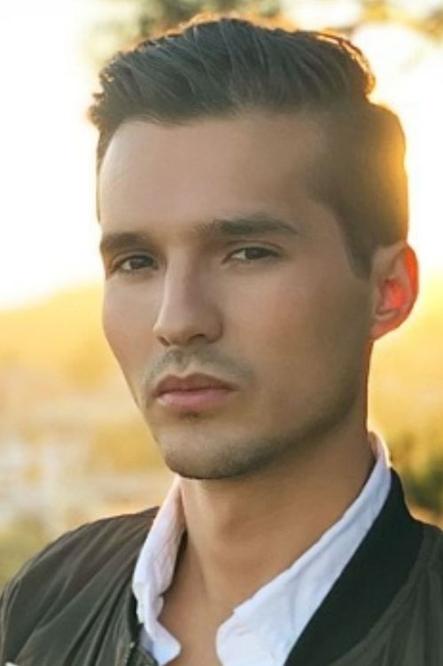 Memo Aponte as Pedro