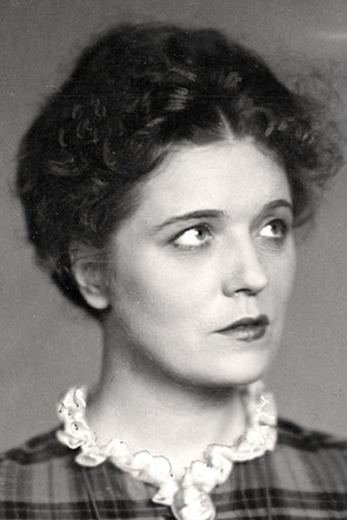 Tore Segelcke as Erna