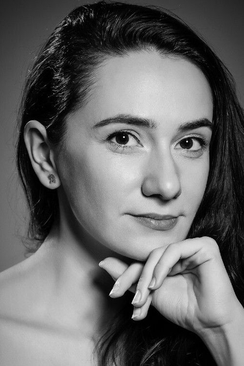 Oana Pușcatu as Ionela