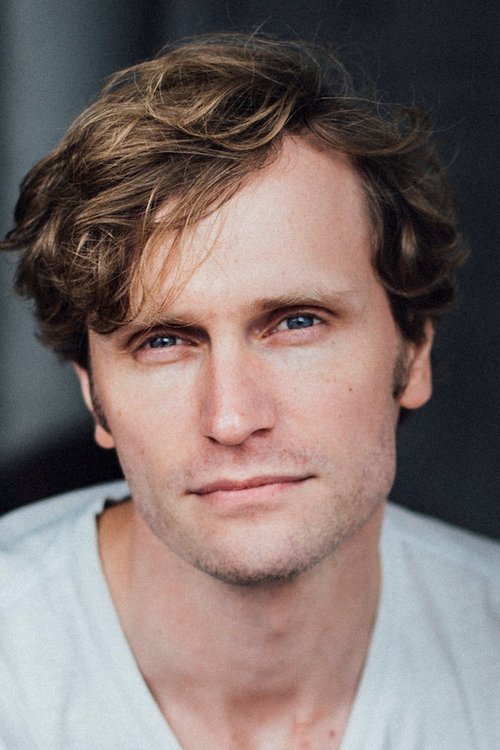 Ulrich Brandhoff as Sean