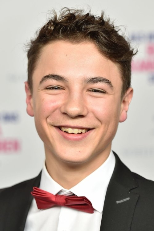 Marinus Hohmann as Julian