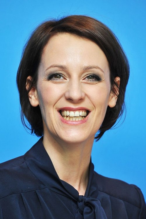 Vivian Bartsch as Vivian