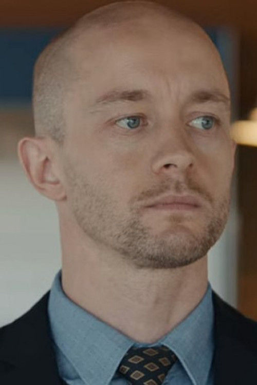 Anders Budde as Kjartan