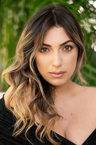 Kristie Papadopoulou as Στάλω