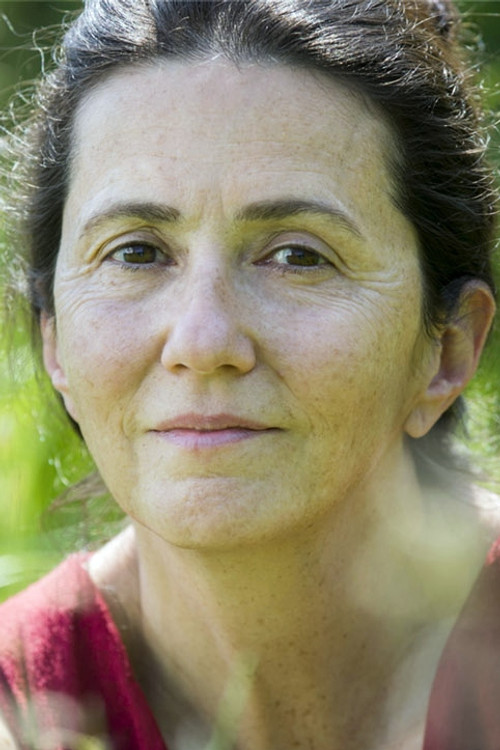 Gaële Le Roi as Angèle