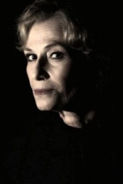 Jadranka Selec as Esma