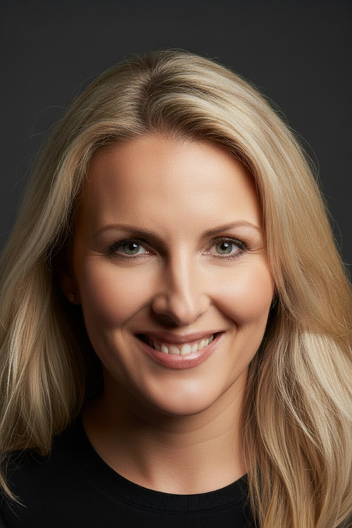 Stela Gabriela Canel as 