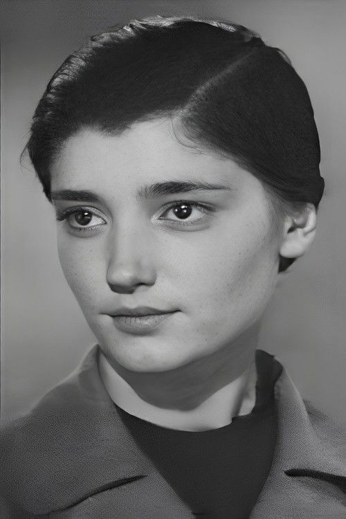 Manana Mdivani as Zoya Rukhadze