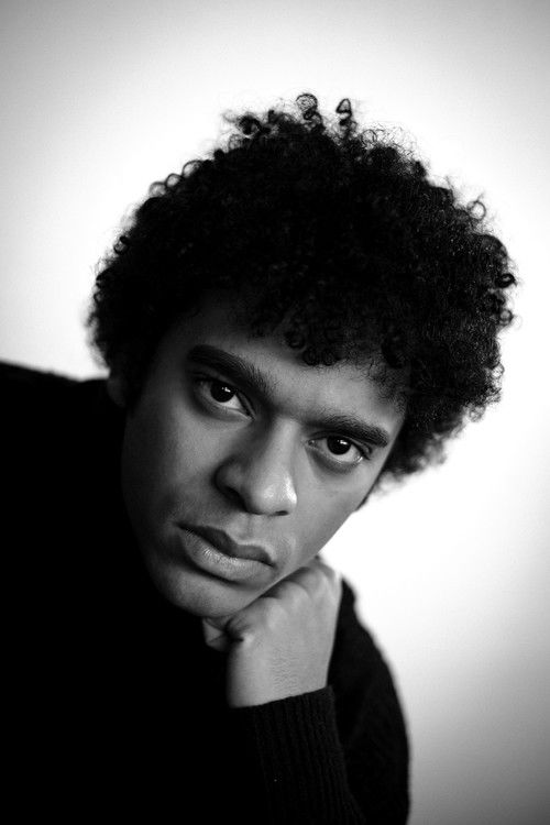 Giuseppe Messina as Michele