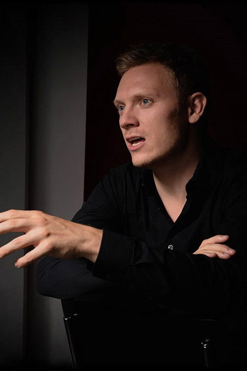 Sebastian Führ as Narrator (German)