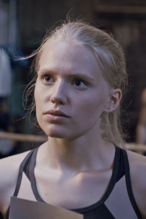 Inez Van den Berge as Violet