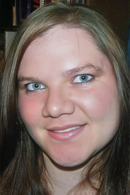 Shalyn Rochelle Feldman as Icon Park Presenter