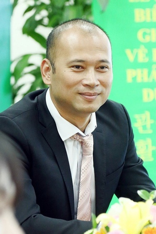 Long Vũ as Self - Host