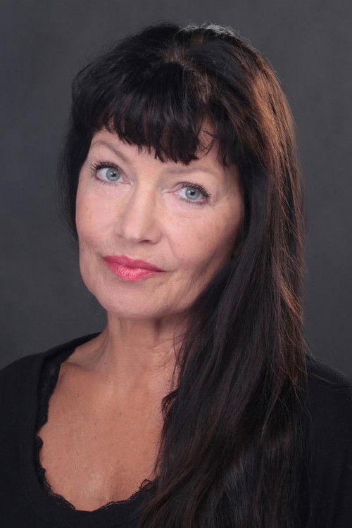 Maria Mielnikow-Krawczyk as Basia