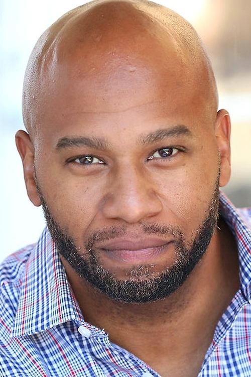 Maurice Hall as Detective Jones