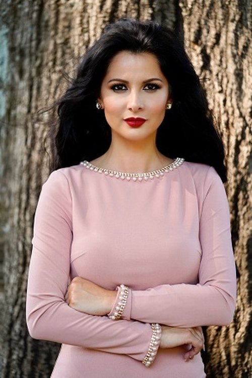 Victoria U Bell as Betty-Rose