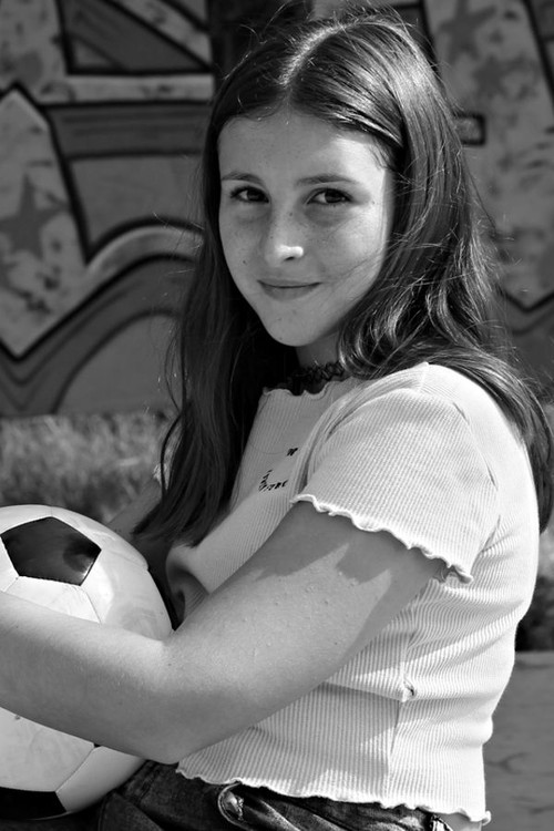 Laura Garcia as Aitana