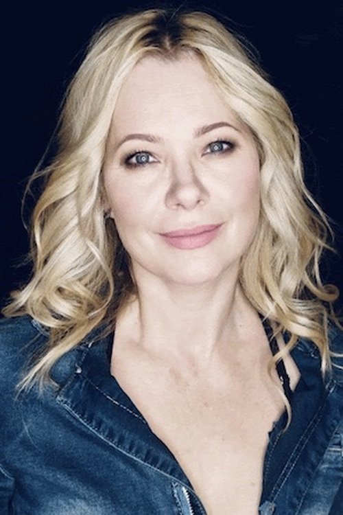 Irina Ninova as Martine