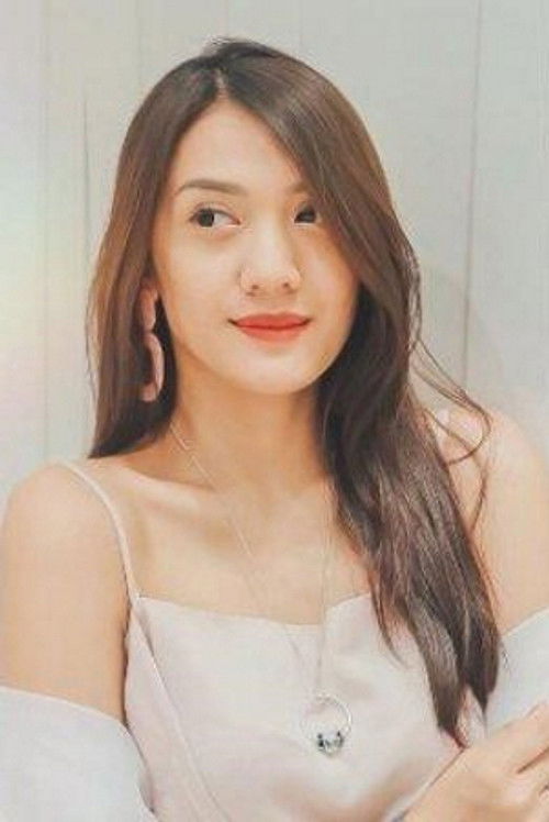 Anissa Aziza as Sasha