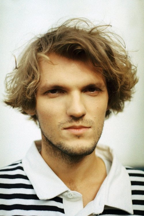 Jakub Guszkowski as Marek