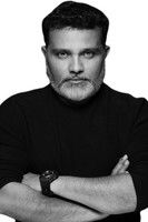 Ravi Jadhav as Mr. Katdare