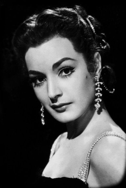 Elsa Aguirre as Cora Moreno