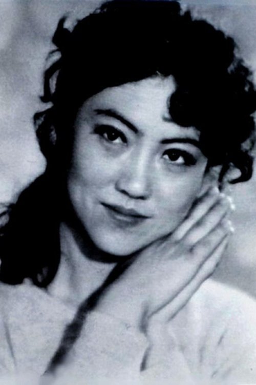 Zhang Yan as Wai's mother