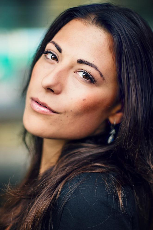 Cassandra Thomas as Lara