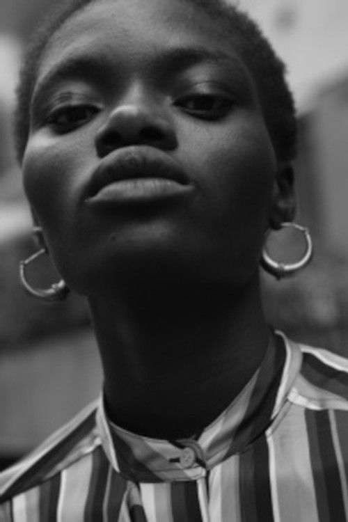 Zoe Alayrangues as Zoe