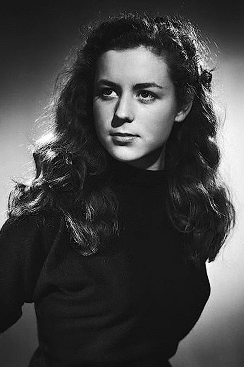 Nicole Ladmiral as Narrator (voice)