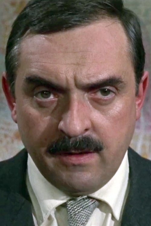 Jacques Marin as Edouard Grandpierre