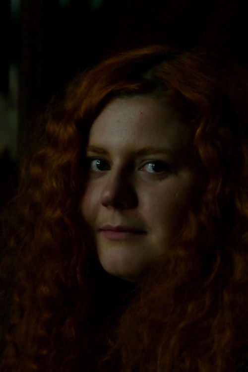 Valeriya Ulyanchenko as Young Mother 1