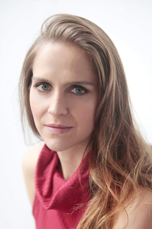 Francisca Lewin as Carolina Salazar Ibarra