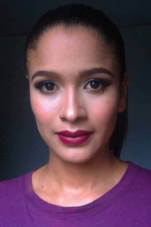 María Alejandra Jiménez as Mujer en la fiesta