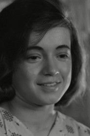 Vicky Redwood as Edith Simmons