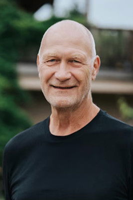 Rob Kamphuis as Self - B&B owner of Saint-Gaudens in France (Estadens)