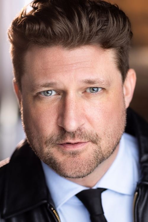 David Lee Garver as Earl Bigbee