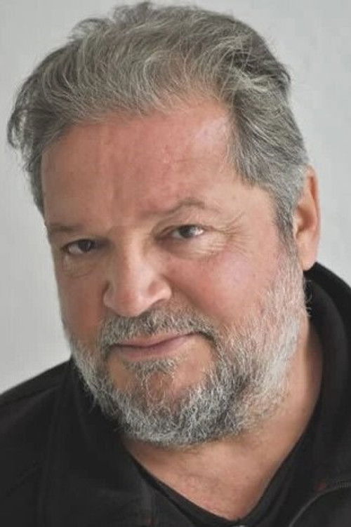 Juan Luis Rovira as Patan (voice)