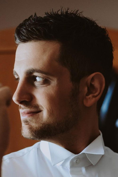 Michele Giardi as Simon Ring