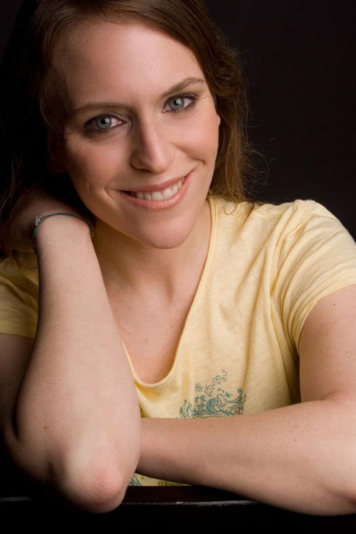 Belén Pifel as Laura Coffman